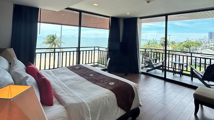 Royal Thai Pavilion Jomtien Boutique Resort