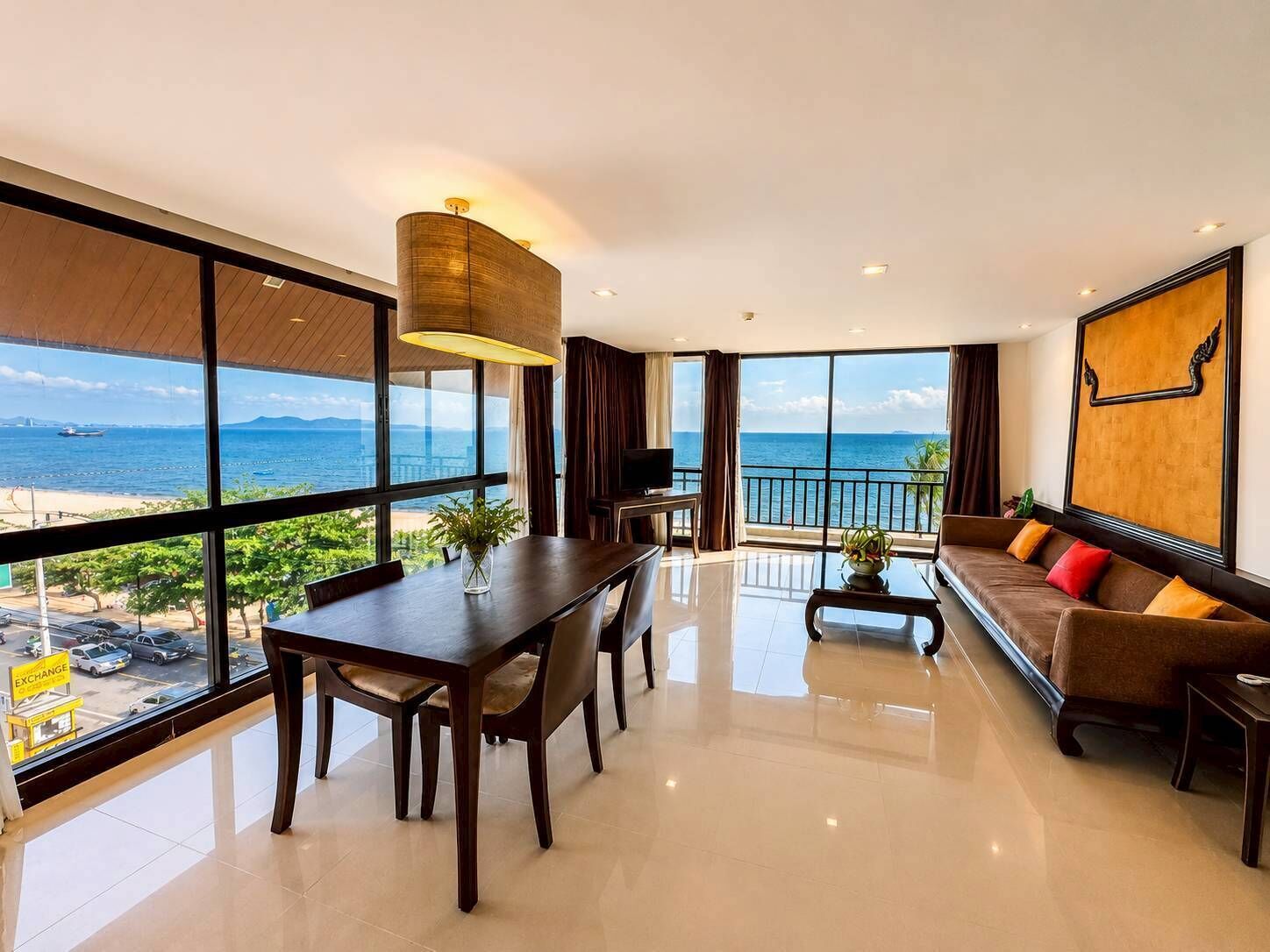 Royal Suite, Jetted Tub, Beachfront | Living area | 32-inch LCD TV with cable channels, TV