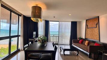 Royal Suite, Jetted Tub, Beachfront | Minibar, in-room safe, desk, free WiFi