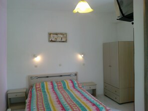 Studio (for 3)