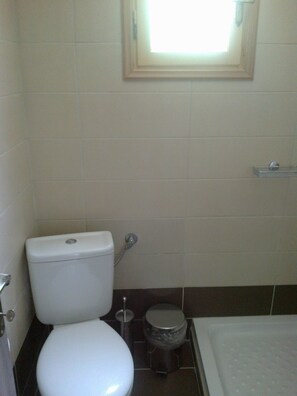 Studio (for 3) | Salle de bain