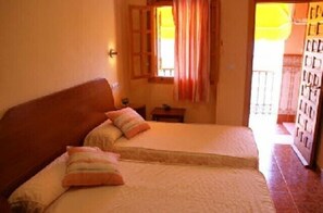 房內夾萬、隔音、摺床/加床、免費 Wi-Fi