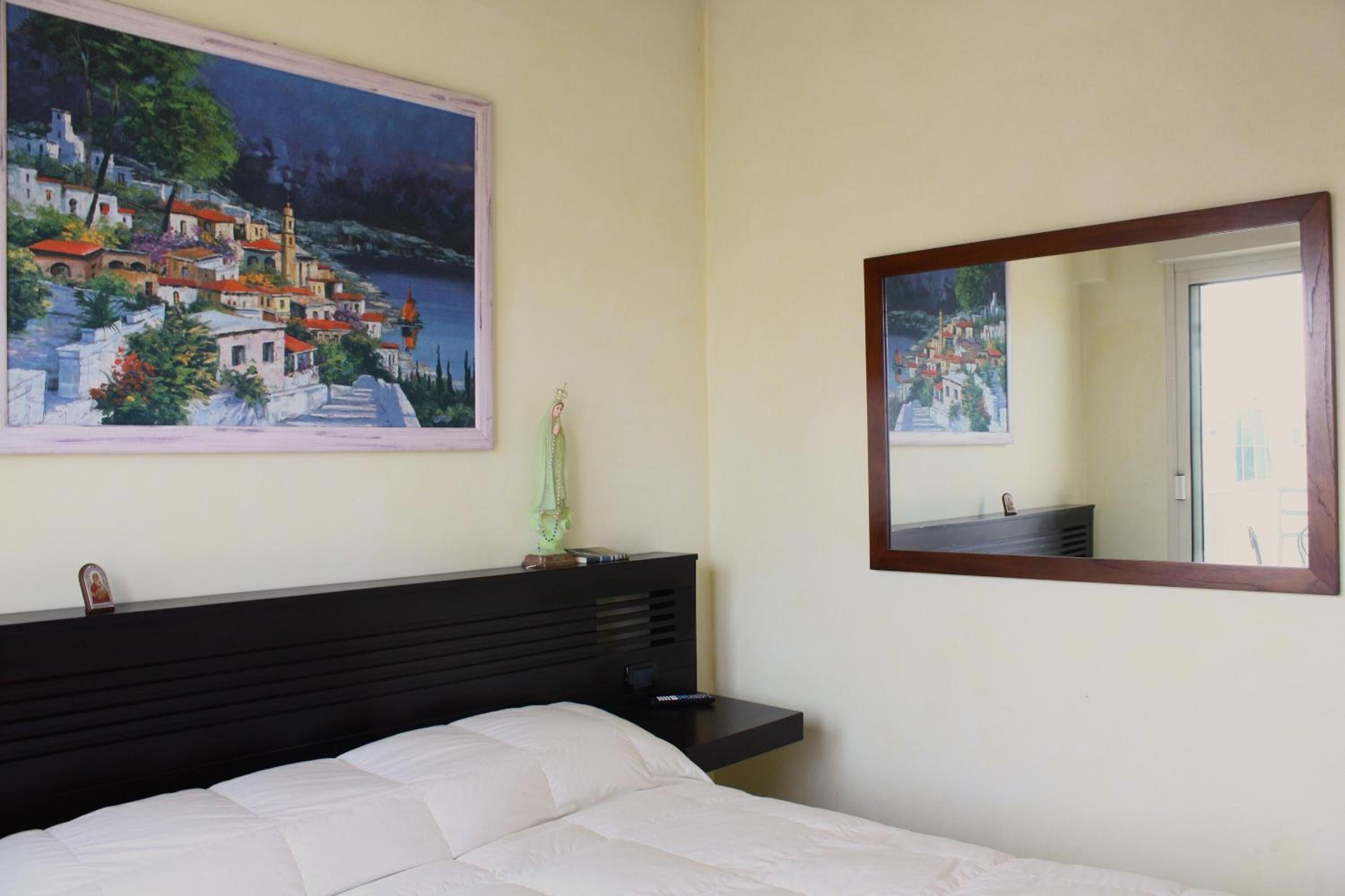 minibar, in-room safe, desk, soundproofing