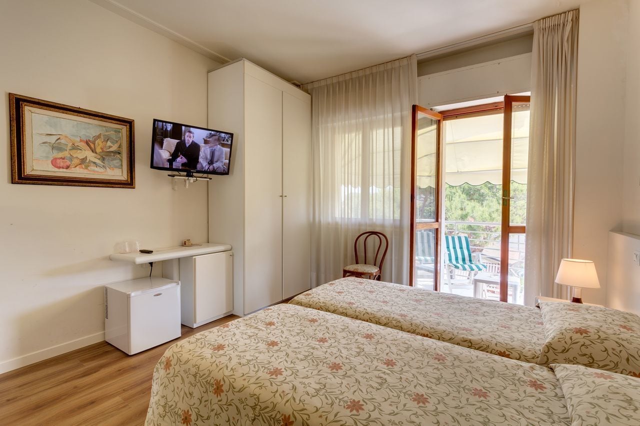 superior double or twin room, balcony | 1 bedroom, frette italian sheets, premium bedding, minibar