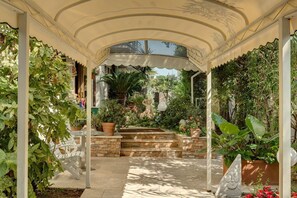 Property entrance - Hotel Bacco (Camaiore)