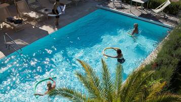 Exercise/lap pool