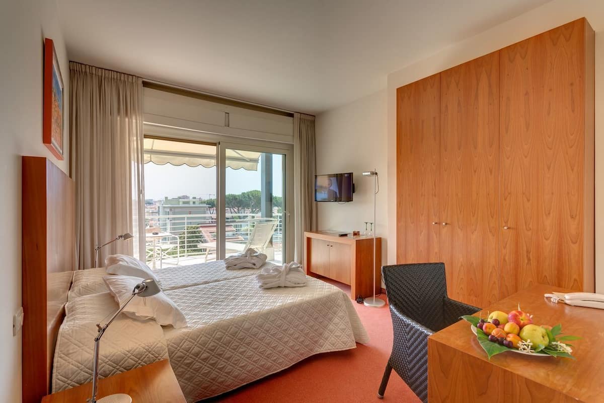deluxe double or twin room, balcony | view from room