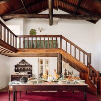 Café da manhã com buffet grátis todos os dias