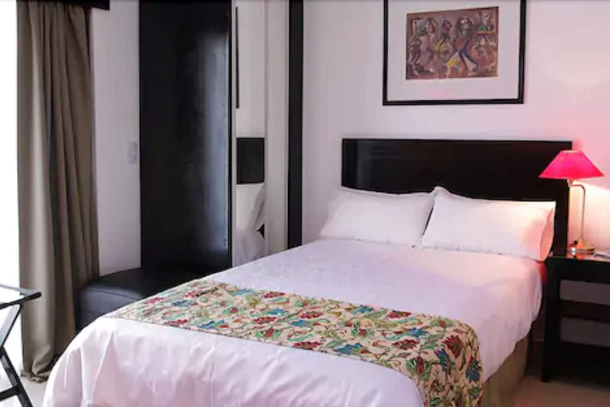Standard Room, 1 Queen Bed