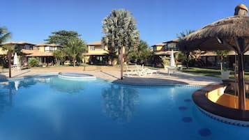 2 piscinas externas