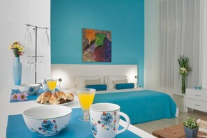Hochwertige Bettwaren, Daunenbettdecken, Minibar, Zimmersafe