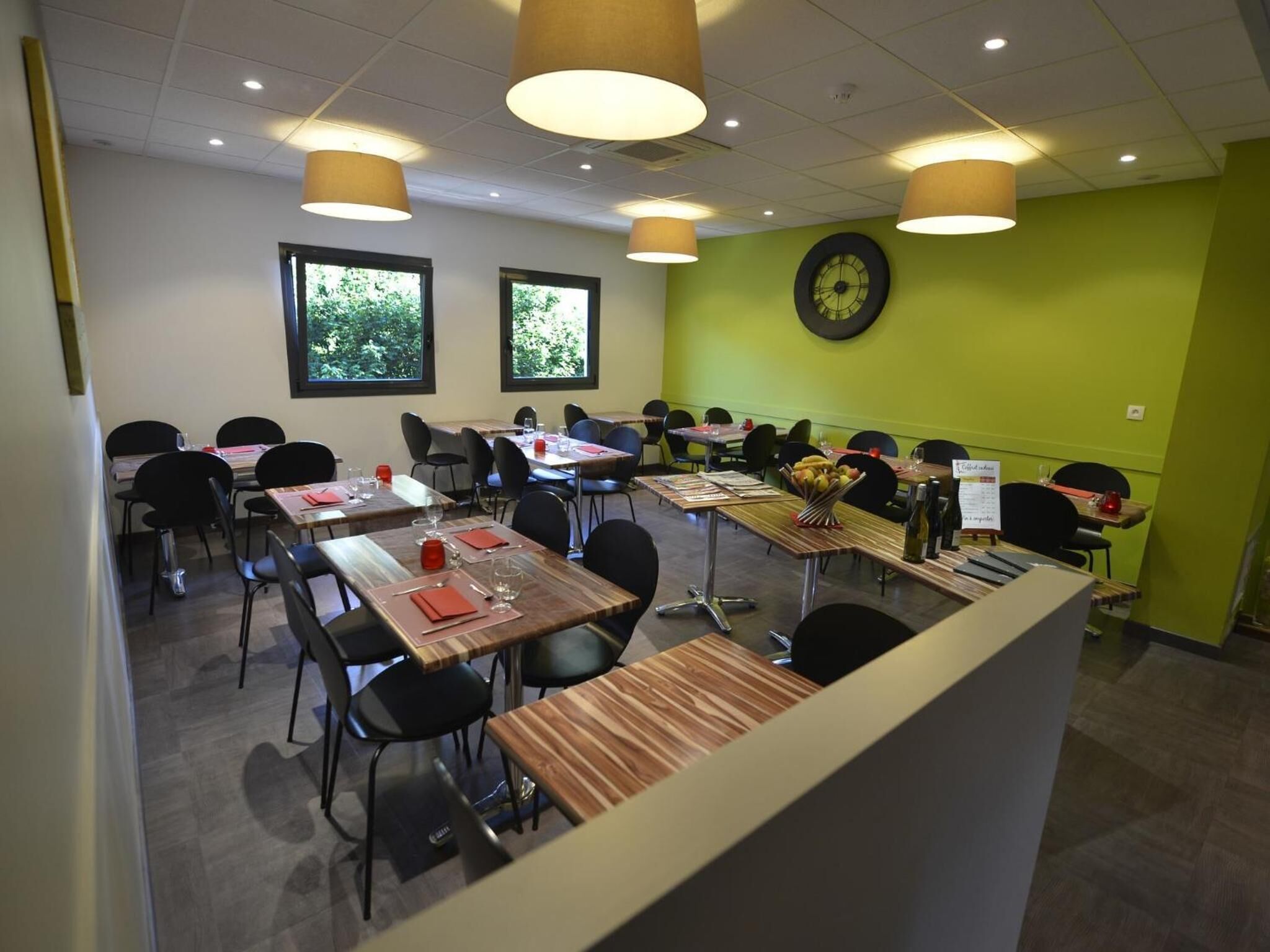 lunch and dinner served, french cuisine