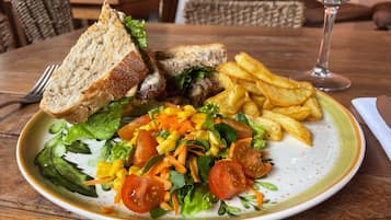 Alimentos y bebidas