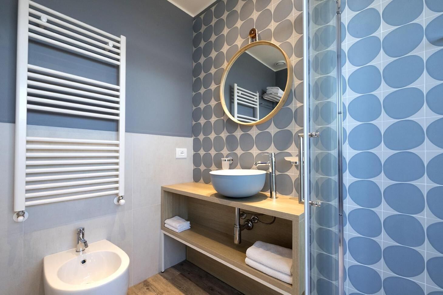 shower, rainfall showerhead, hair dryer, bidet