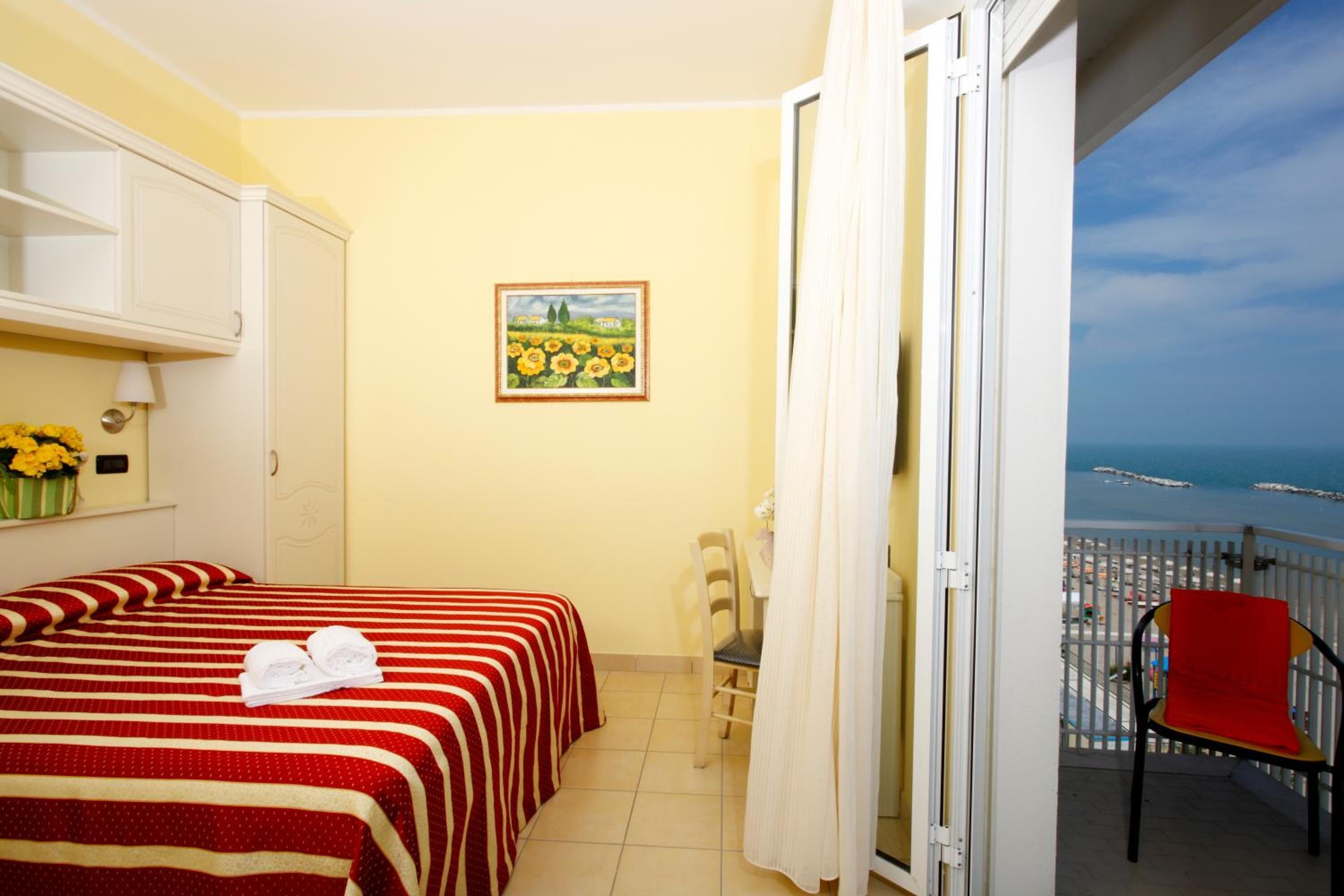 minibar, in-room safe, desk, blackout curtains