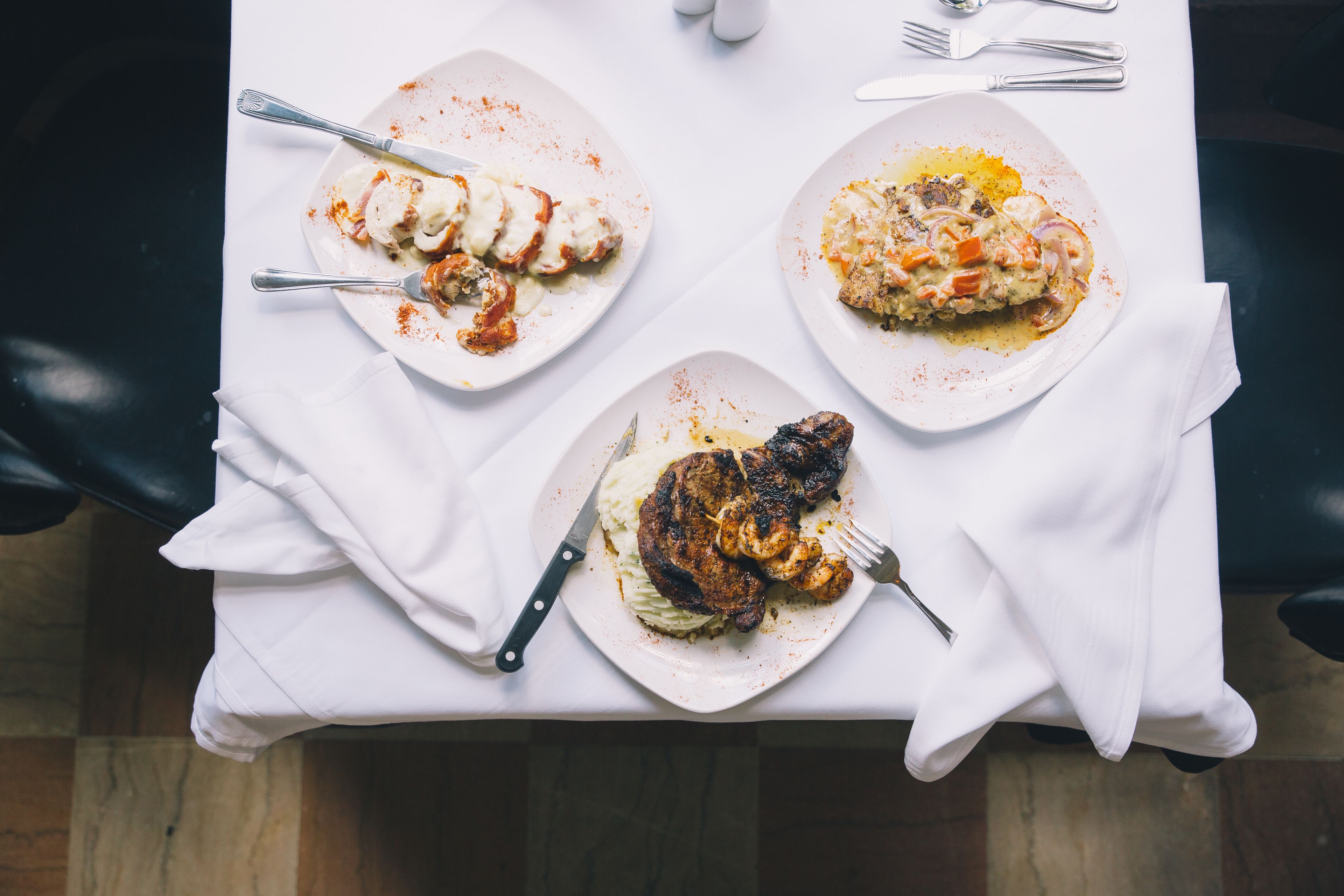 breakfast, lunch, dinner served; american cuisine