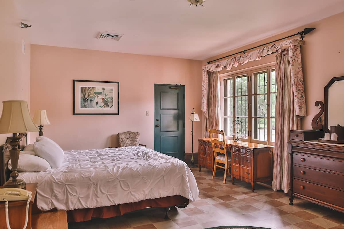 객실 내 금고, 다리미/다리미판, 무료 WiFi, 침대 시트