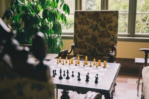 Coin salon dans le hall