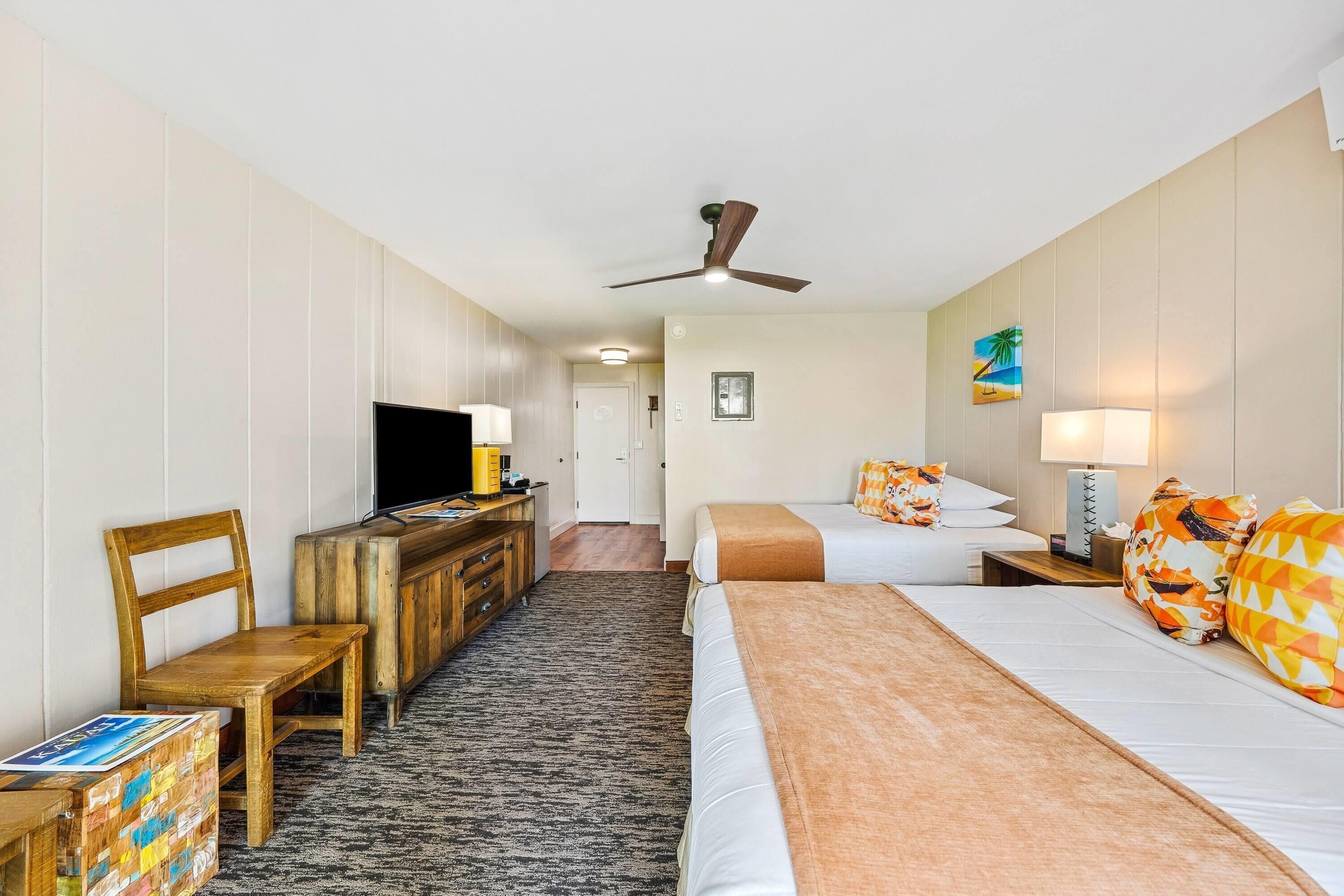 Laptop workspace, blackout curtains, Internet, bed sheets