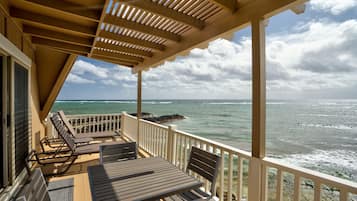 House, 1 Bedroom, Non Smoking (Beach) | Laptop workspace, blackout curtains, Internet, bed sheets