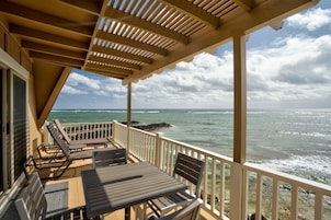 House, 1 Bedroom, Non Smoking (Beach) | Laptop workspace, blackout drapes, Internet, bed sheets