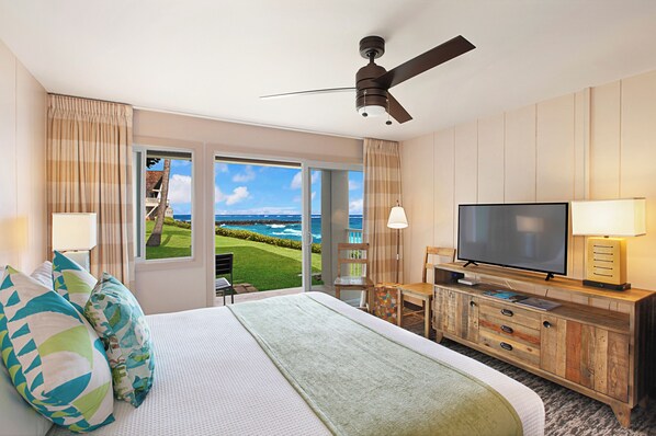 Laptop workspace, blackout curtains, Internet, bed sheets - THE ISO HOTEL, Trademark Collection by Wyndham (Kapaa)