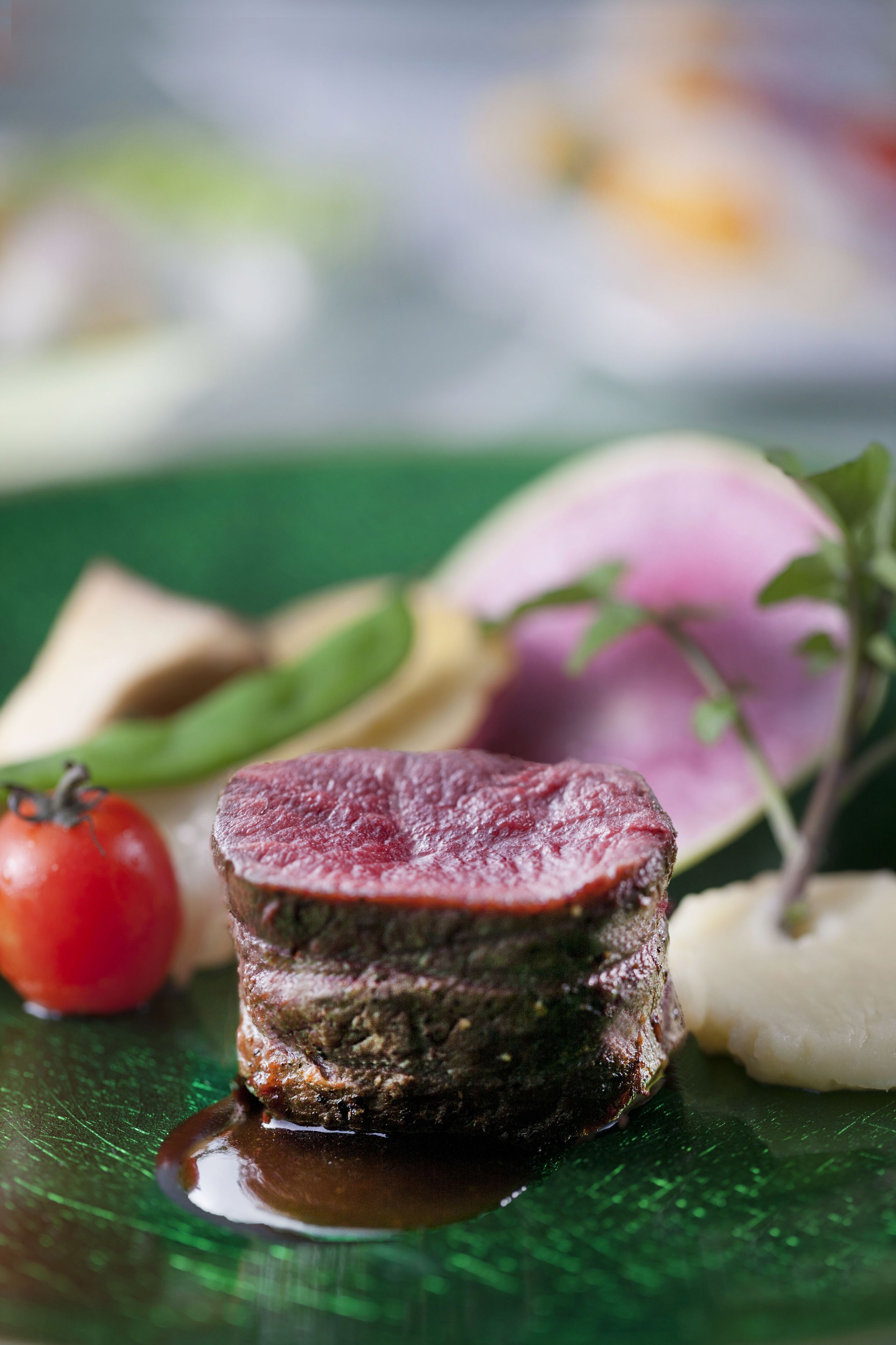 2 restaurants, breakfast, lunch, dinner served; fusion cuisine