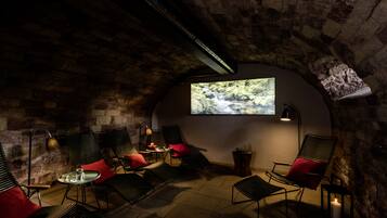 Sauna, bagno turco/hammam, manicure/pedicure, massaggi