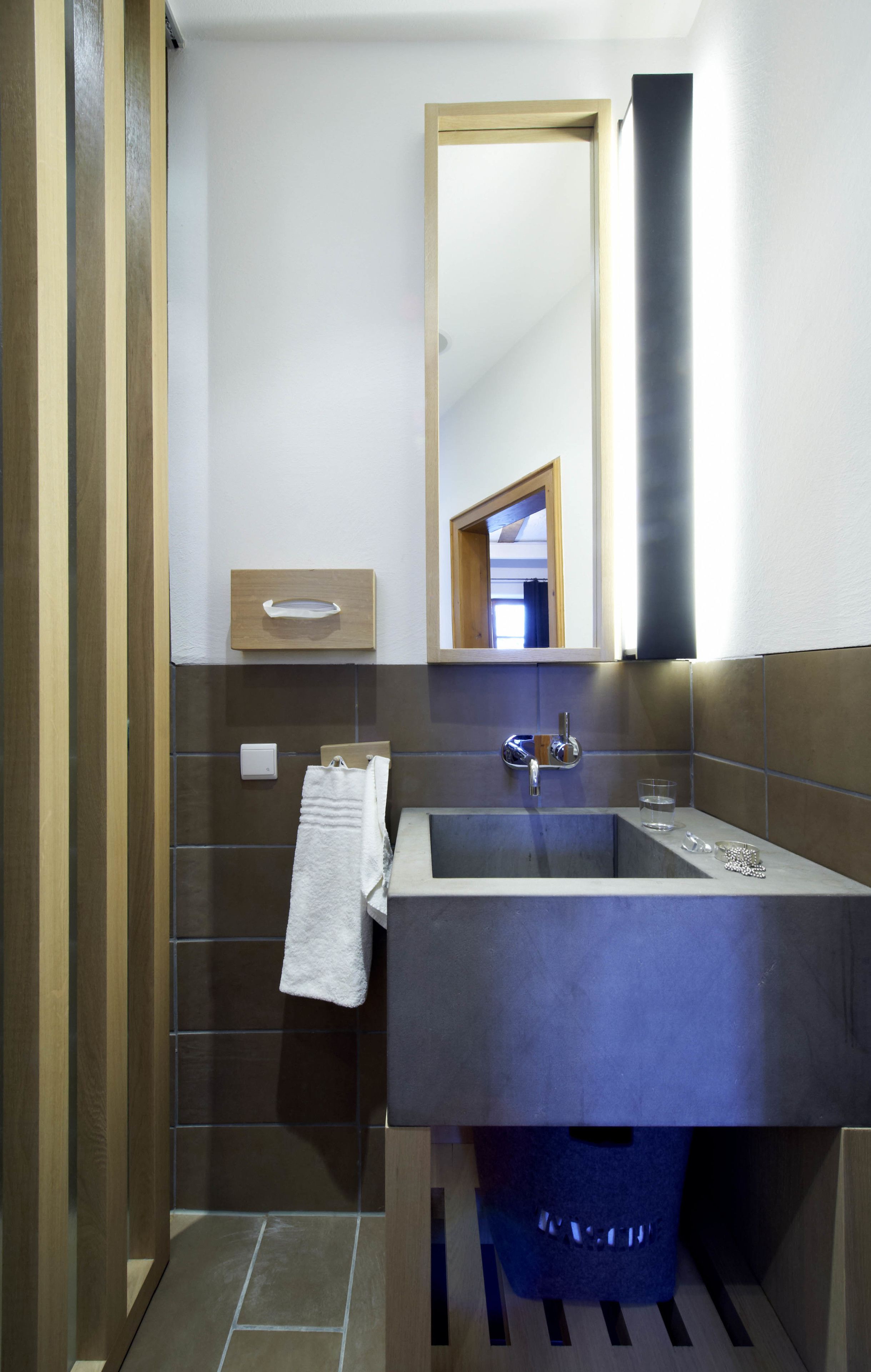 single room | bathroom sink