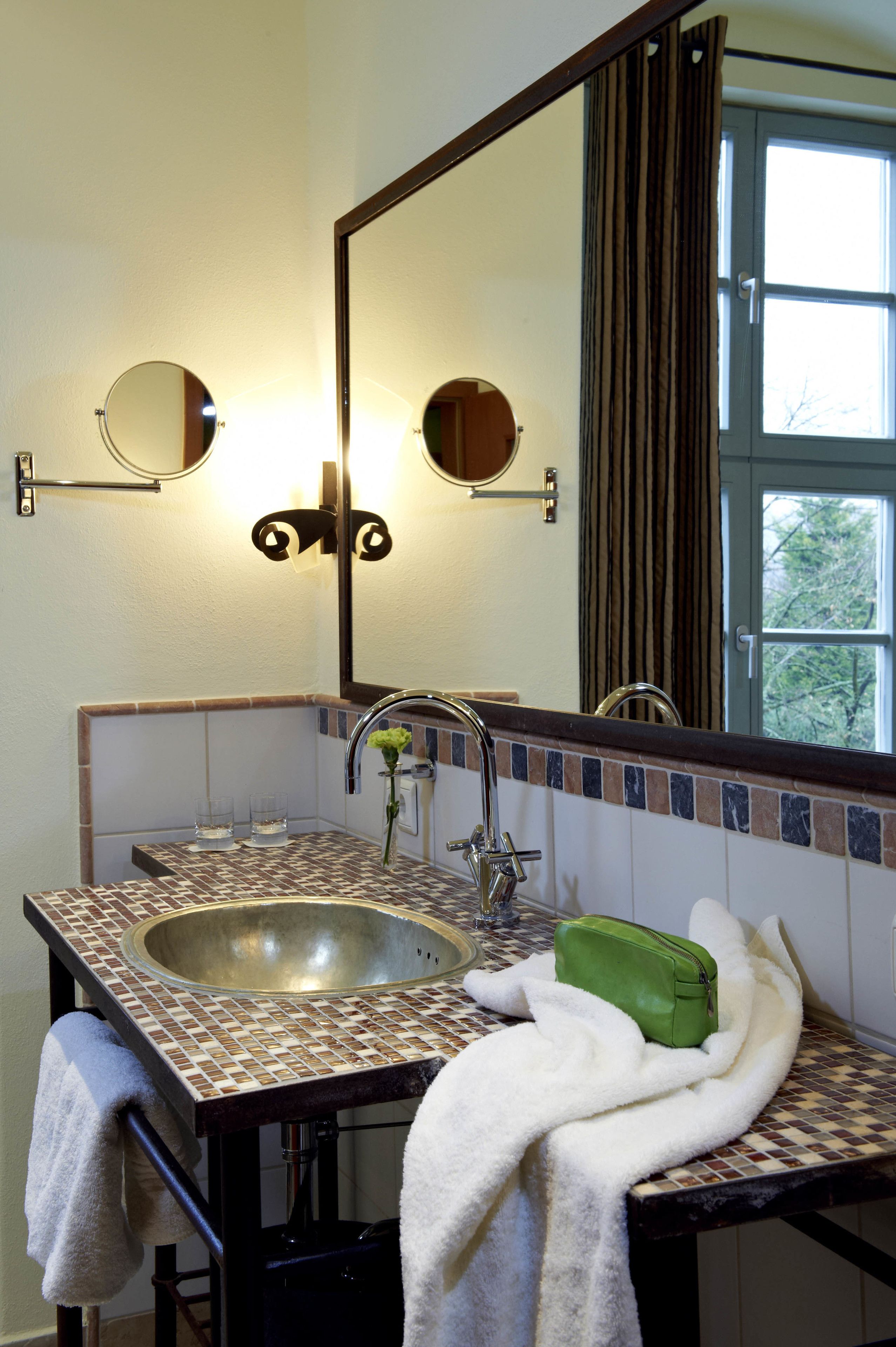 superior room | bathroom sink