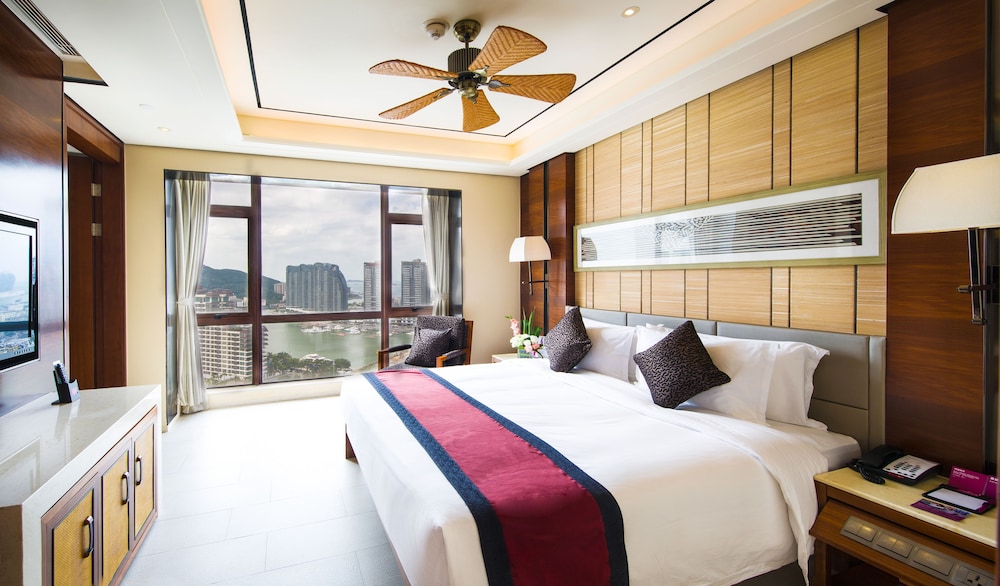Crowne Plaza Sanya City Center photo 4