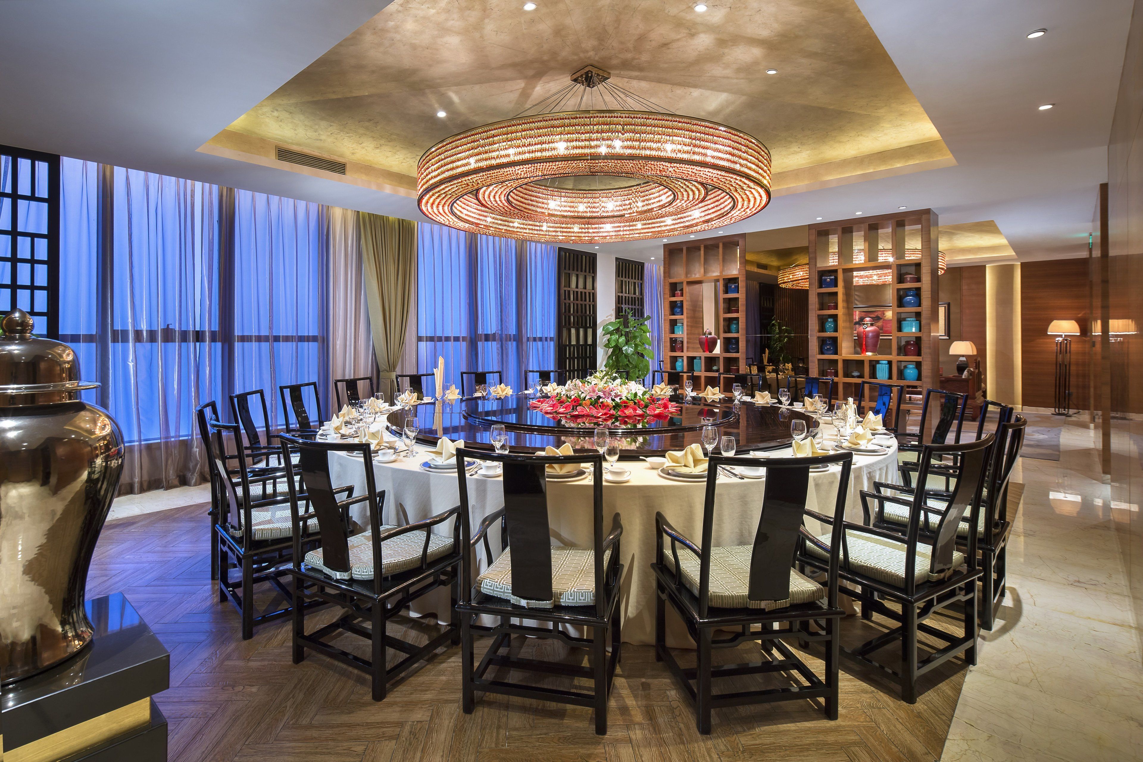 3 restaurants, breakfast, lunch, dinner served; asian cuisine