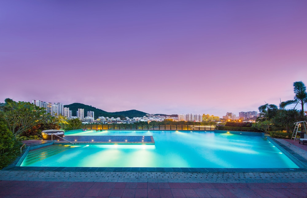 Crowne Plaza Sanya City Center photo 2