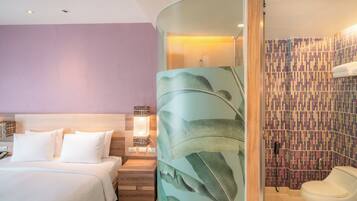 Suite, 1 Bedroom (Free Breakfast) | In-room safe, desk, laptop workspace, blackout curtains