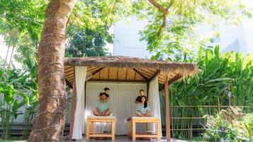 Couples treatment room(s), body treatments, hydrotherapy, aromatherapy