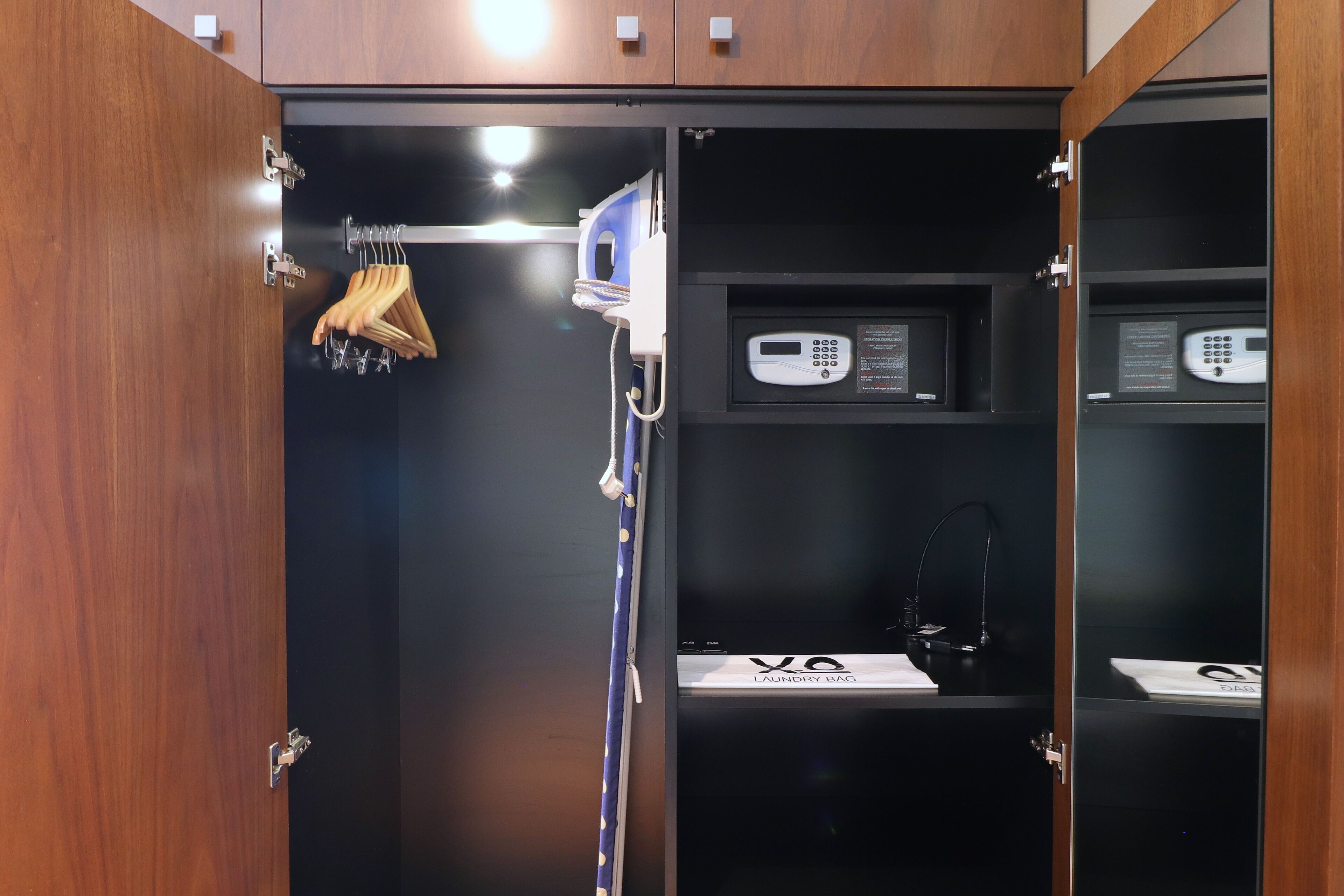 comfort room, 1 king bed | wardrobe