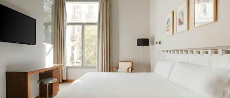 In-room safe, iron/ironing board, free WiFi, bed sheets