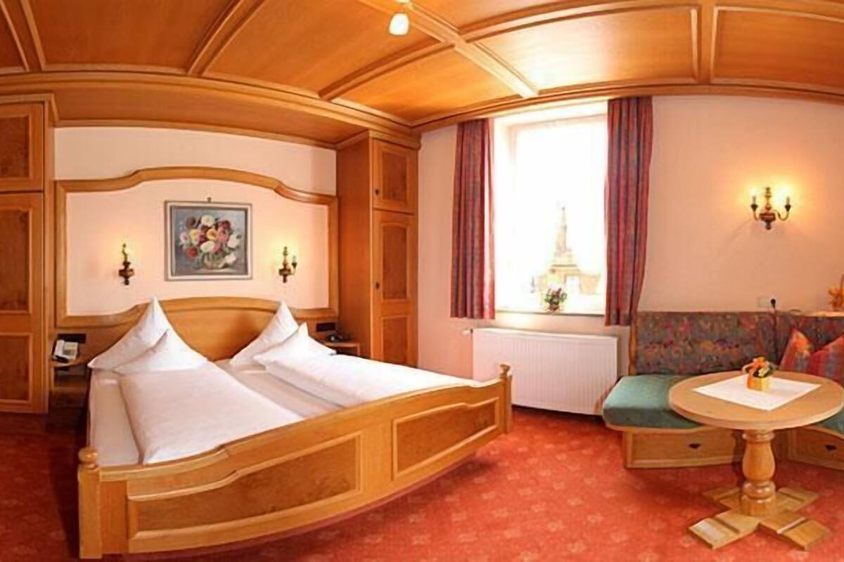 Comfort Double Room, Mountain View | Premium bedding, pillow-top beds, in-room safe, individually furnished