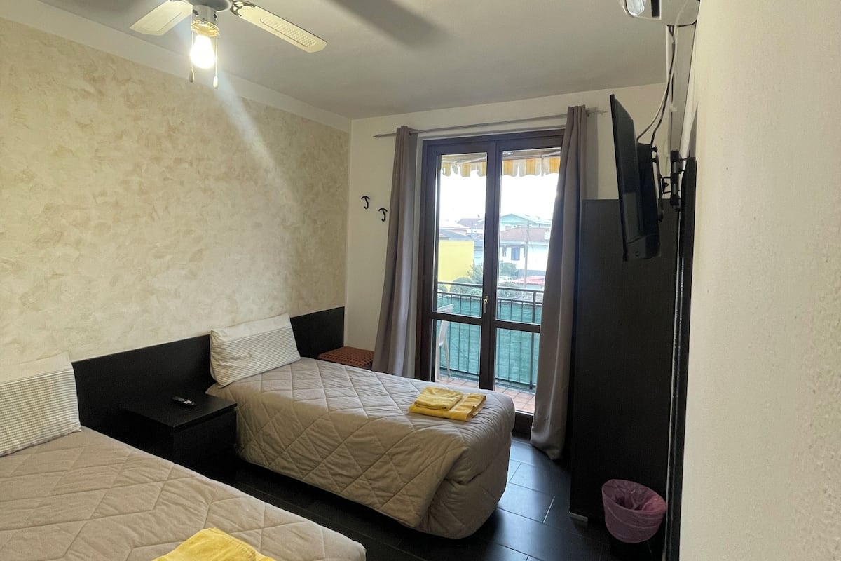 Business Twin Room | Down duvets, pillow-top beds, individually decorated