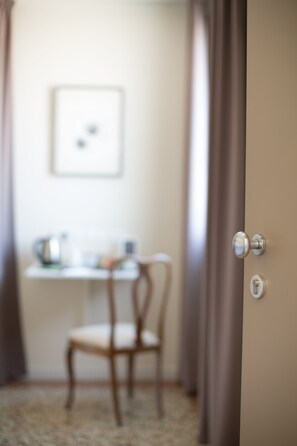 Standard Triple Room | Down comforters, desk, laptop workspace, blackout drapes - Guest House Bella Onda (Mestre)