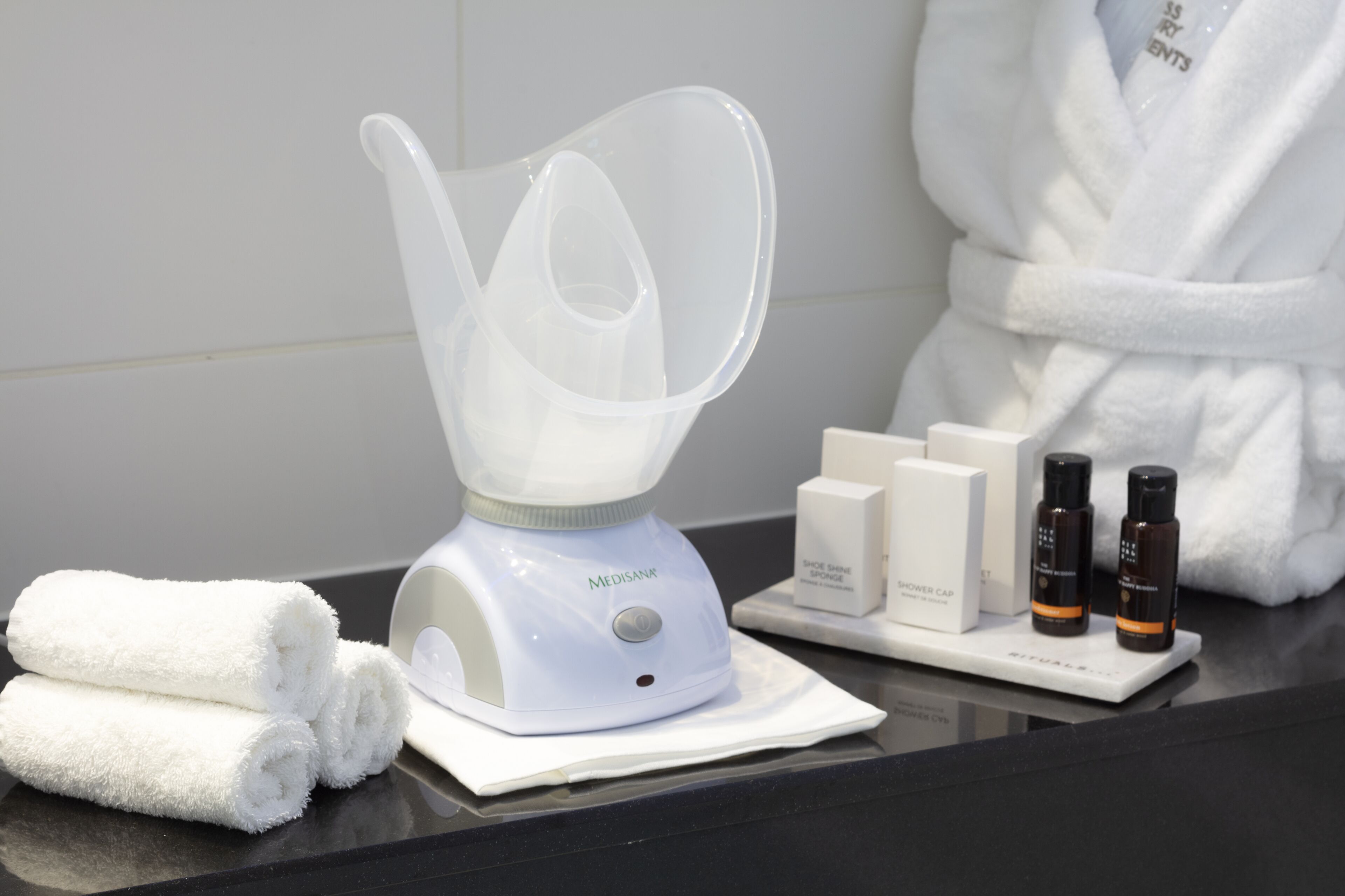 separate bathtub and shower, deep-soaking bathtub, rainfall showerhead