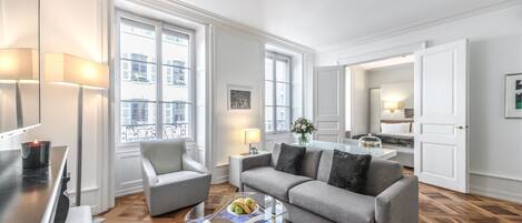 TV a schermo piatto 75 pollici con canali digitali, TV