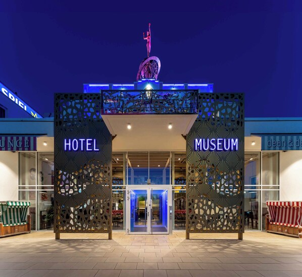 Fasade – kveld/natt