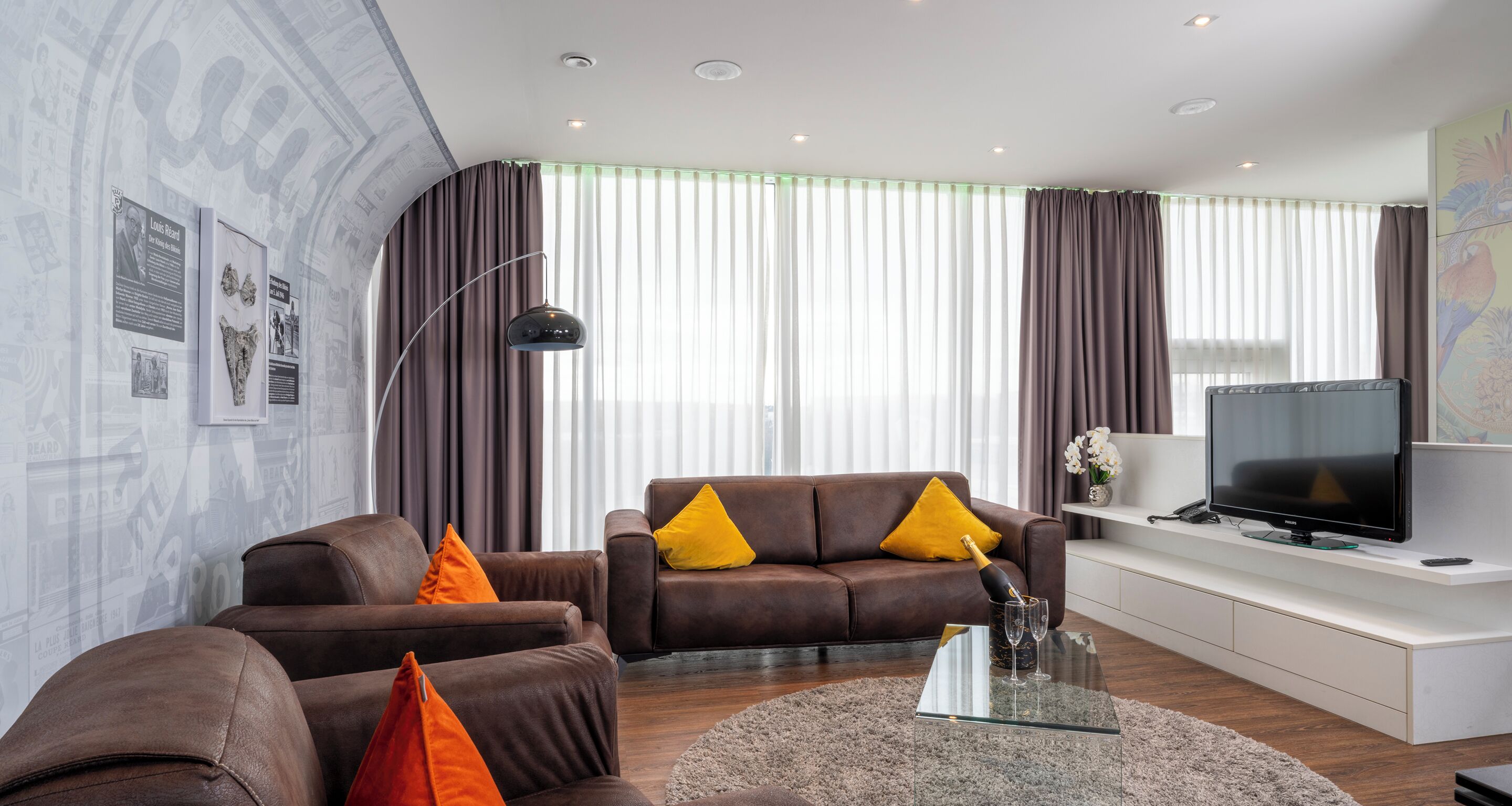 Junior Suite | Wohnbereich | LED-Fernseher
