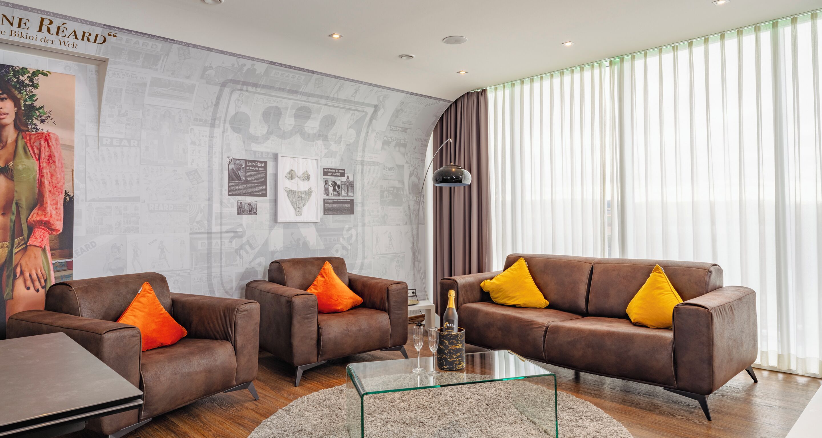 Junior Suite | Wohnbereich | LED-Fernseher