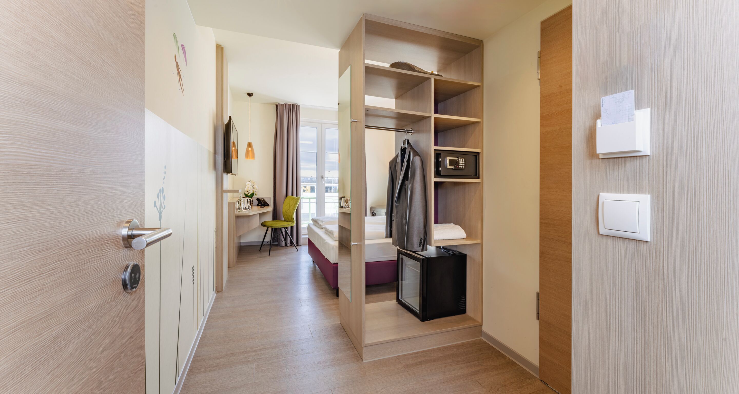 Komfort Doppelzimmer mit Balkon | Pillowtop-Betten, Zimmersafe, Schreibtisch