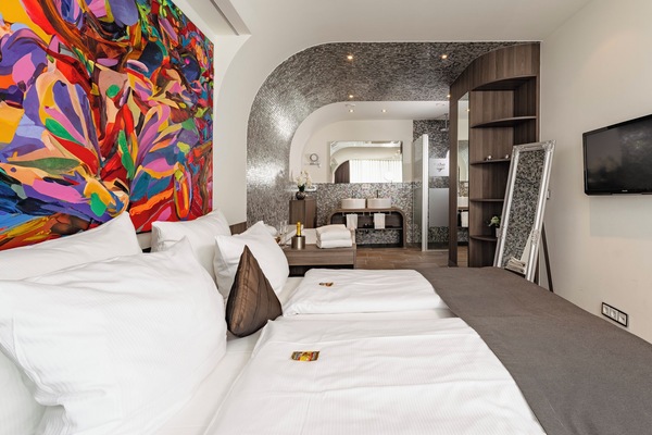 Surmatelas, coffres-forts dans les chambres, bureau