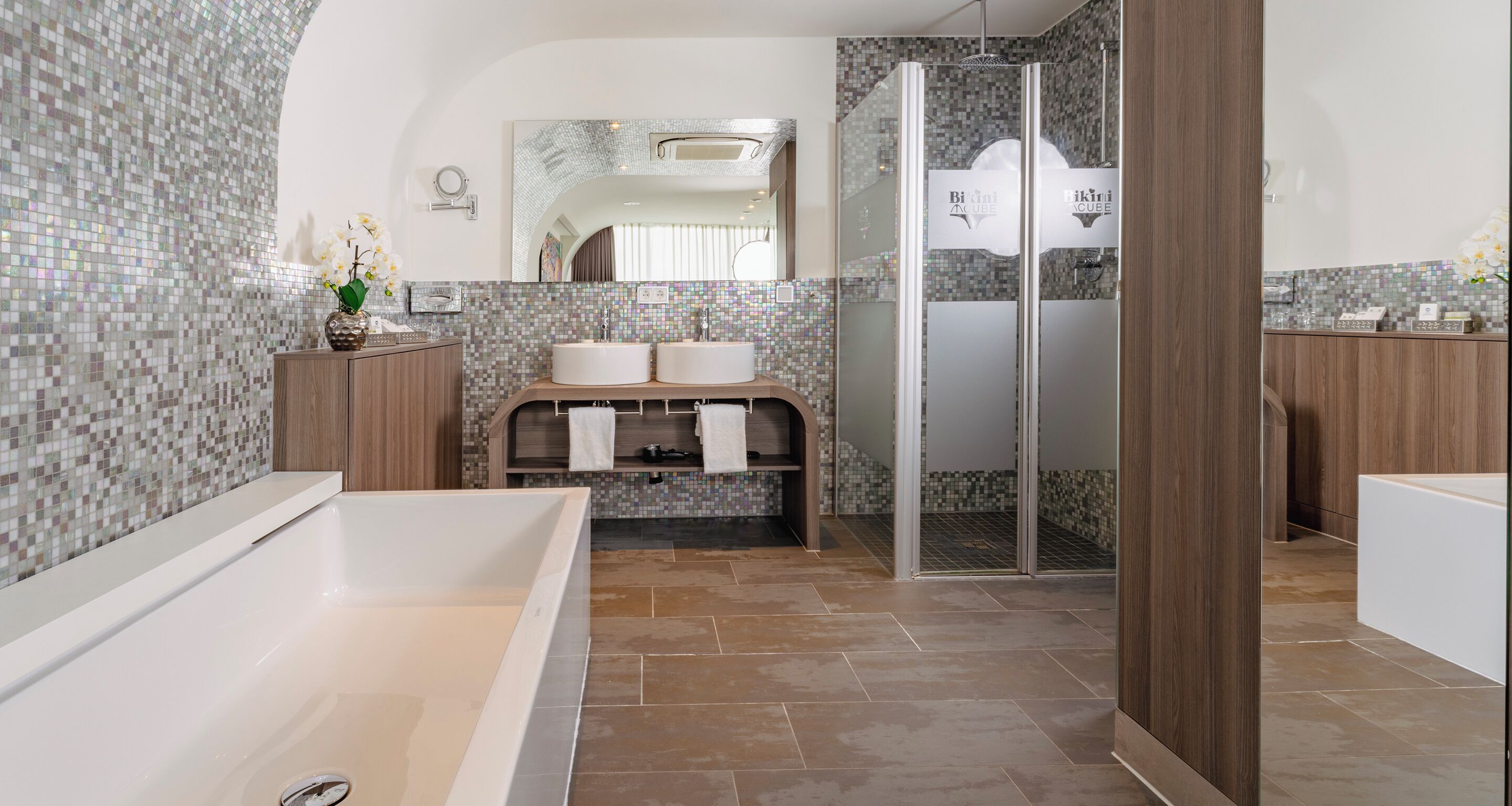 deluxe penthouse, 1 double bed | bathroom | hair dryer, towels