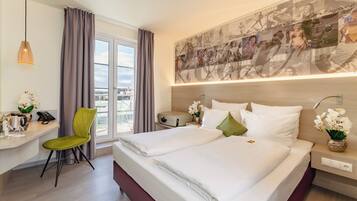 Komfort Doppelzimmer mit Balkon | Bantalan ekstra lembut, brankas, dan meja kerja