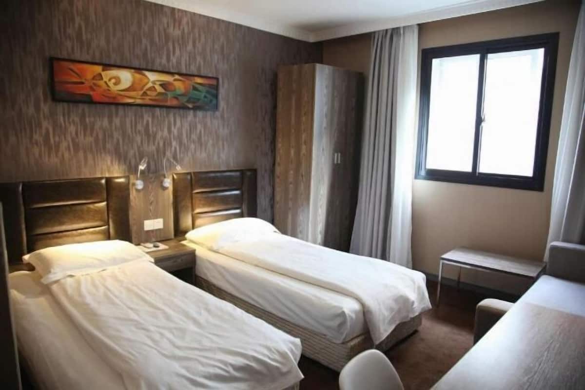 3 Schlafzimmer, Minibar, Zimmersafe, Schreibtisch